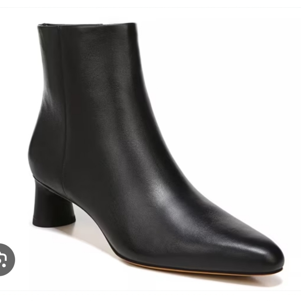 Vince. Hilda ankle Bootie black leather chunky heel pointed toe size 8